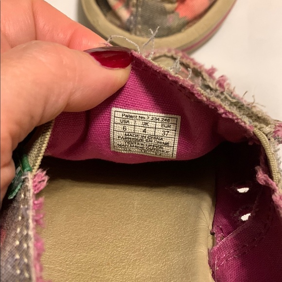 Sanuk Women’s Multicolor Slip-On Beach Loafers - Picture 2 of 9